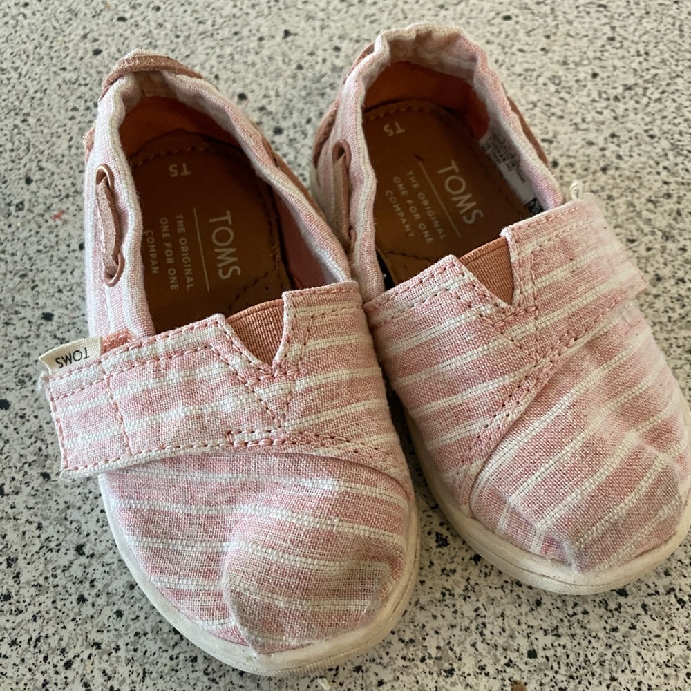 Size 5 Tom’s for Kids